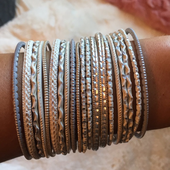 Set of 20 Bangles - Picture 2 of 3